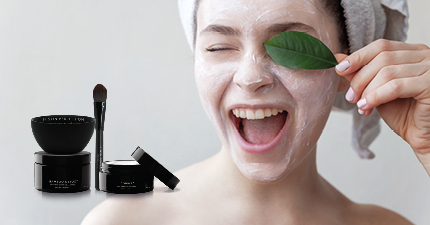 Wat is het verschil tussen synthetische en natuurlijke gezichtsmaskers? Wij leggen het je uit!